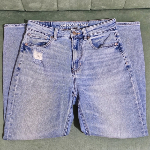 American Eagle Outfitters Denim - American Eagle Mom Jean Light Wash Jeans Women's 2 Short